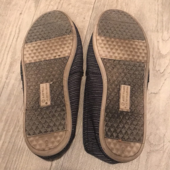 Airwalk Striped Canvas Flat Slip-On Shoes - Picture 6 of 6